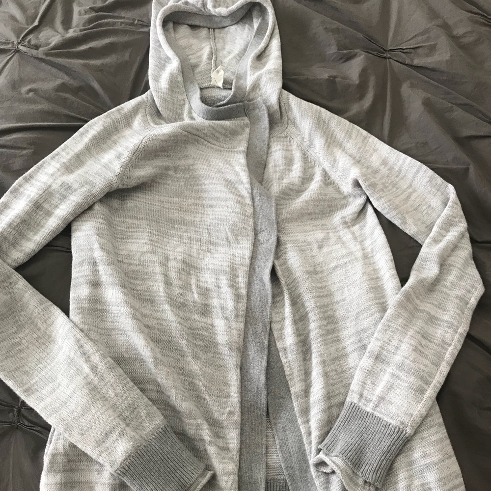 Ivivva (lulu for girls) wrap sweater, size 12